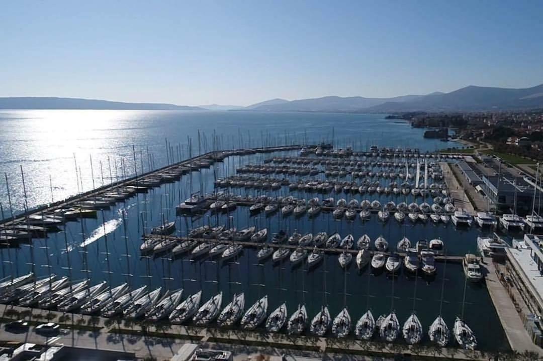 Modern Apartment Near Split & Trogir Каштела Экстерьер фото