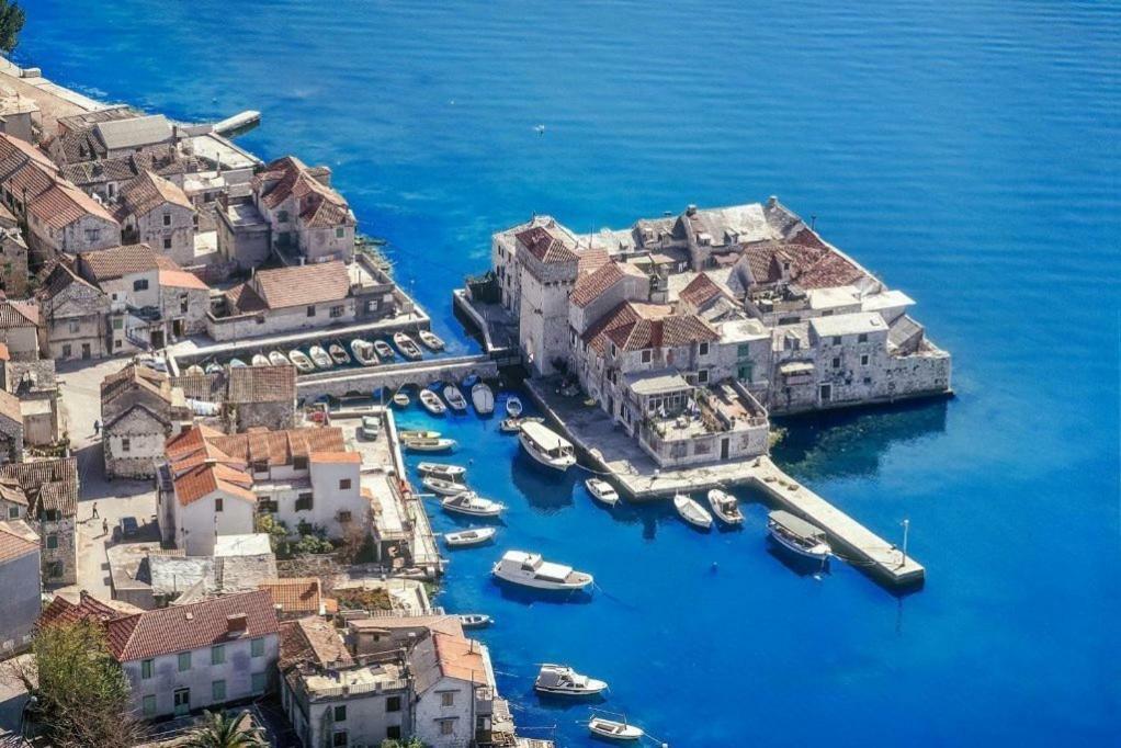 Modern Apartment Near Split & Trogir Каштела Экстерьер фото